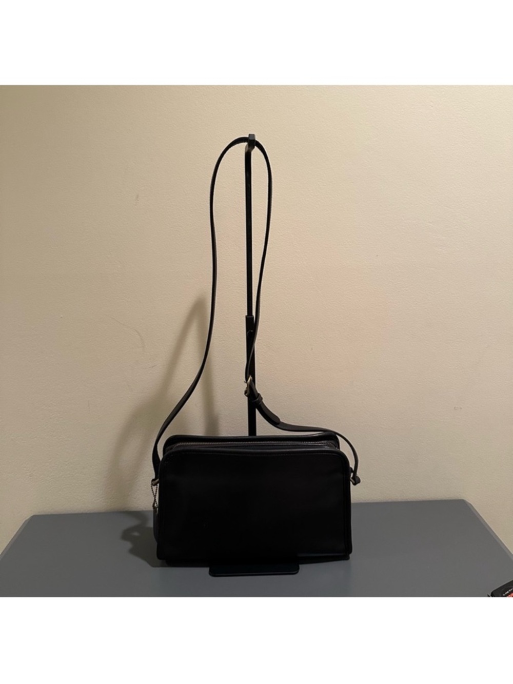 Vintage Coach Sutton Crossbody
Black Leather Bag style 9814 (2000)